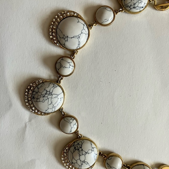 Talbots Gold Link w/ Marble and White Rhinestone Necklace - Picture 2 of 4